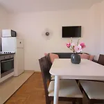 Lejlighed Lichtdurchflutetes Nur 400 Meter Zum Mit Meerblick, Wifi, Klimaanlage *